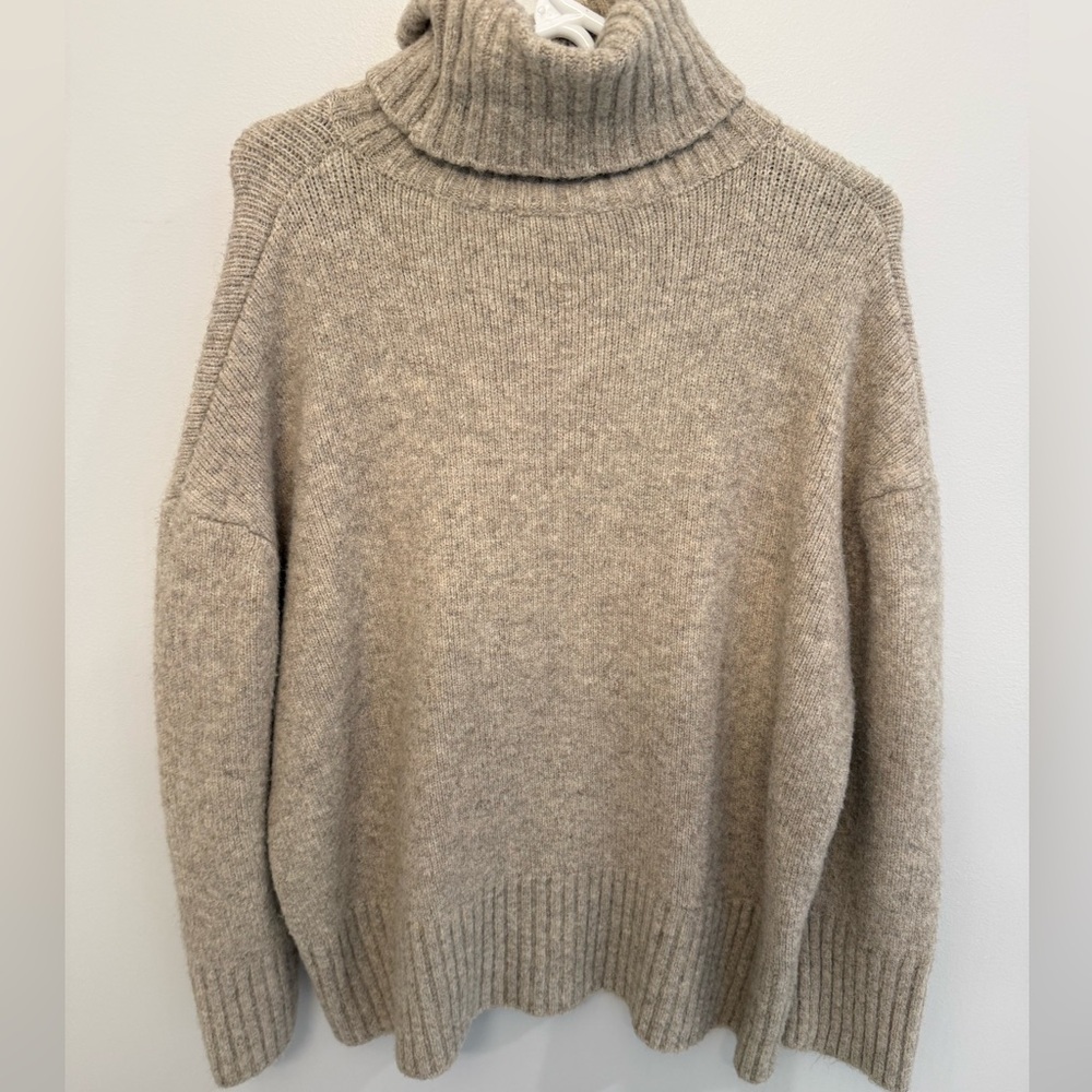 Zara Women's Turtleneck Sweater in Light Brown